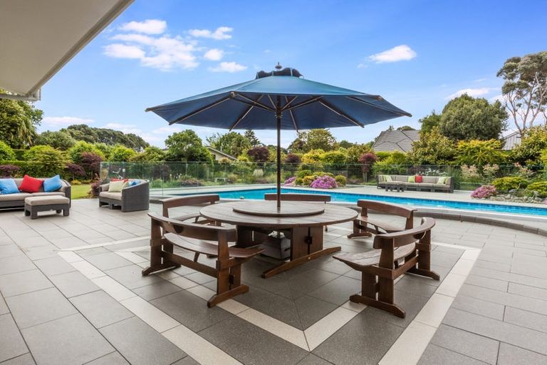 Photo of property in 10 Sunny Glen, Waikanae, 5036