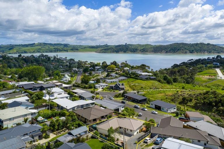 Photo of property in 12 Mahana Place, Raglan, 3225