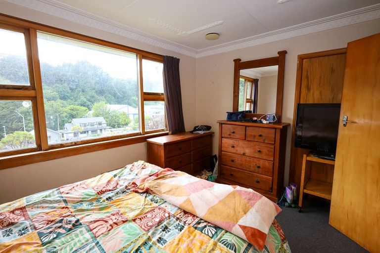 Photo of property in 344 Kaikorai Valley Road, Bradford, Dunedin, 9011