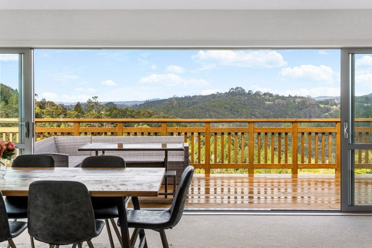 Photo of property in 1100-1102 Scenic Drive North, Swanson, Auckland, 0816