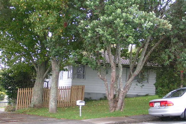 Photo of property in 5 Gallony Avenue, Massey, Auckland, 0614