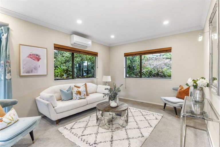 Photo of property in 17 San Valentino Drive, Henderson, Auckland, 0612