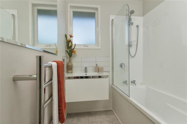 Photo of property in 73 Friesian Drive, Mangere, Auckland, 2022