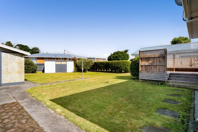 Photo of property in 21 Montjoy Street, Stratford, 4332