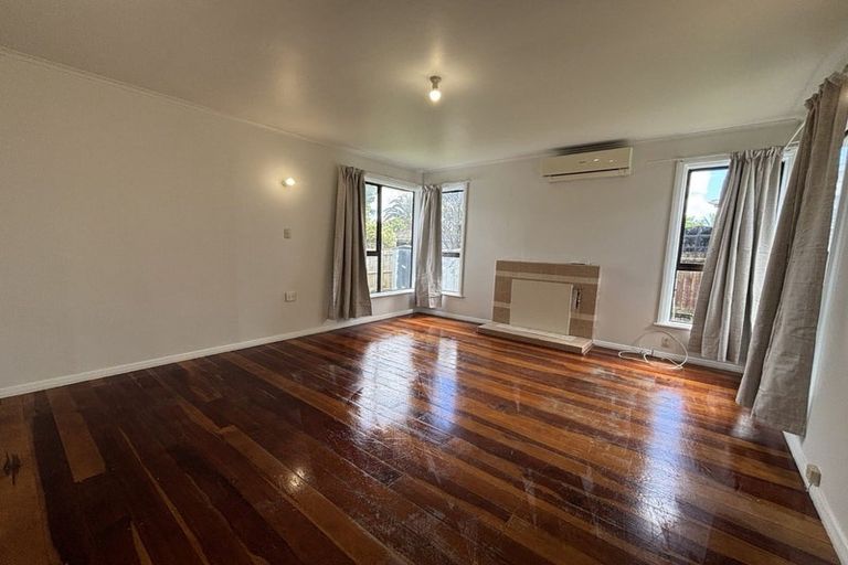 Photo of property in 1/50 Tawa Crescent, Manurewa, Auckland, 2102