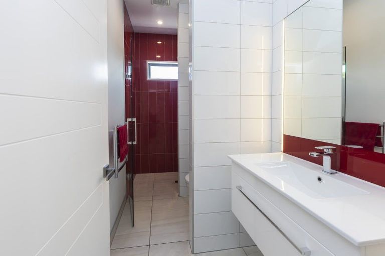 Photo of property in 2 Matisse Place, Burnside, Christchurch, 8053