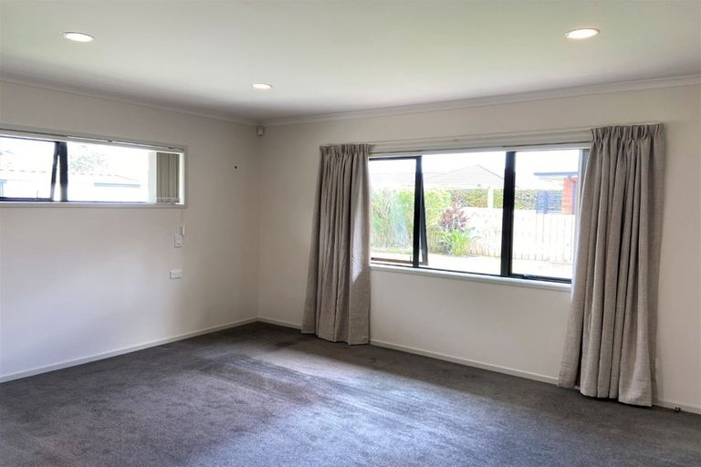 Photo of property in 420 Mangorei Road, Highlands Park, New Plymouth, 4312