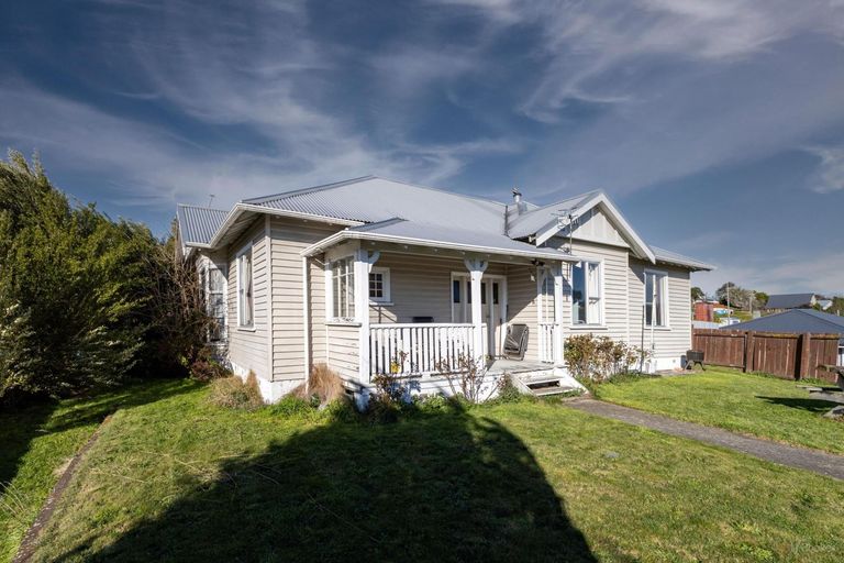Photo of property in 1 Clifton Terrace, West End, Timaru, 7910