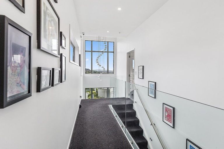 Photo of property in 5 Linacre Way, Tawa, Wellington, 5028