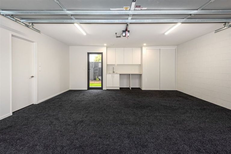 Photo of property in 1/117 Hills Road, Edgeware, Christchurch, 8013