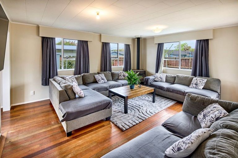 Photo of property in 14 Indiana Grove, Totara Park, Upper Hutt, 5018