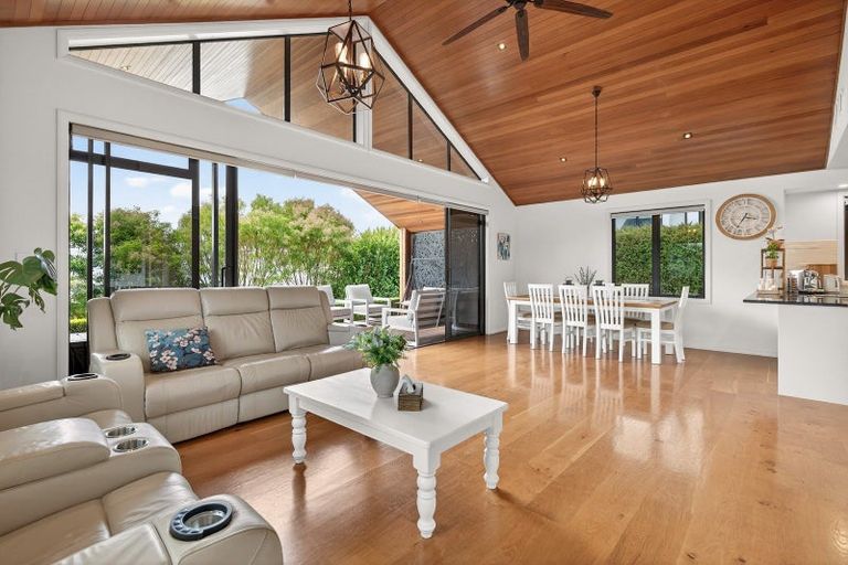 Photo of property in 100 Condor Drive, Pyes Pa, Tauranga, 3112