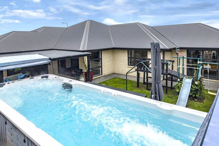Photo of property in 13 Lancewood Way, Rangiora, 7400