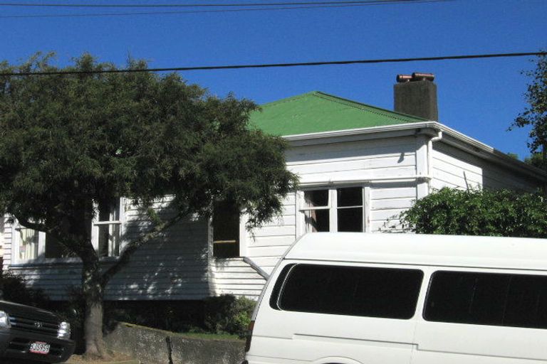 Photo of property in 18 Somerset Avenue, Newtown, Wellington, 6021