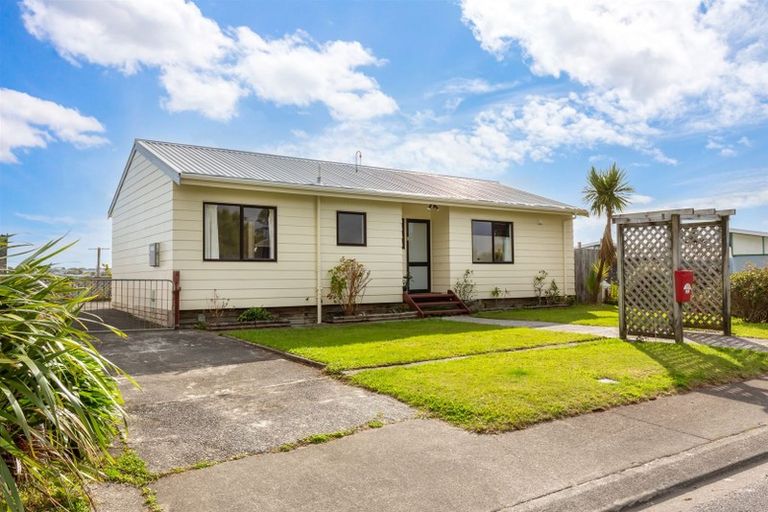 Photo of property in 17 The Bollard, Whitby, Porirua, 5024