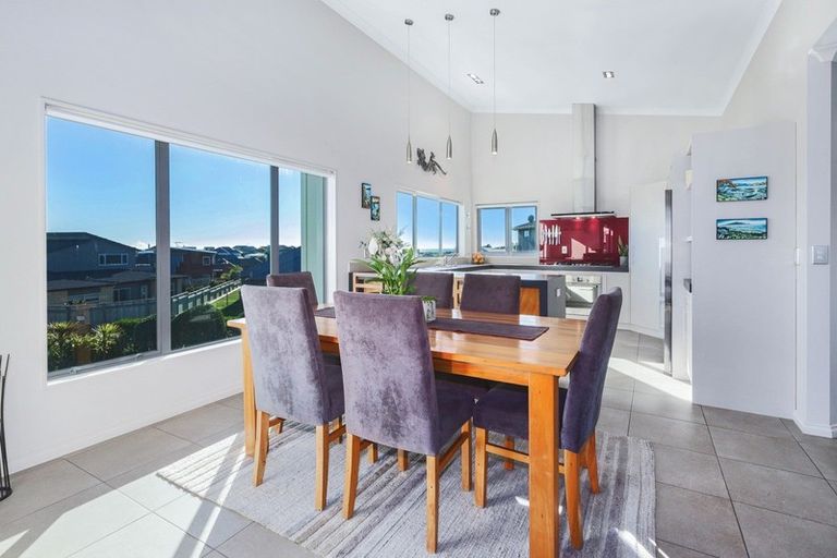 Photo of property in 11 Pharazyn Avenue, Waikanae Beach, Waikanae, 5036