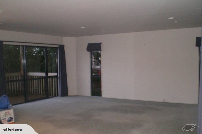 Photo of property in 1/57 Target Road, Totara Vale, Auckland, 0629