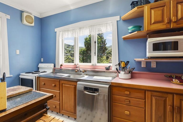 Photo of property in 166 Wadestown Road, Wadestown, Wellington, 6012