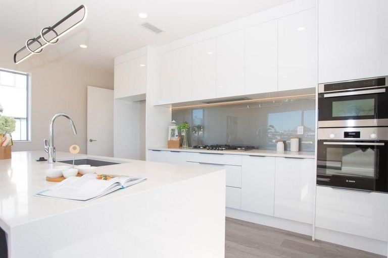 Photo of property in 78 Godfrey Drive, Orewa, 0931