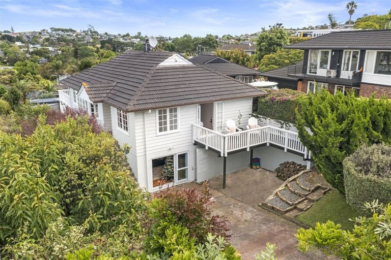 Photo of property in 5 Page Point, Mellons Bay, Auckland, 2014