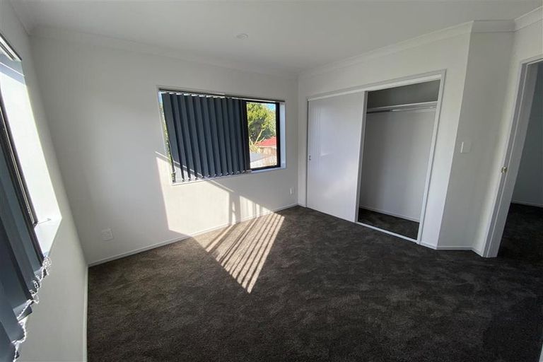 Photo of property in 9 Nagra Lane, Papakura, 2110