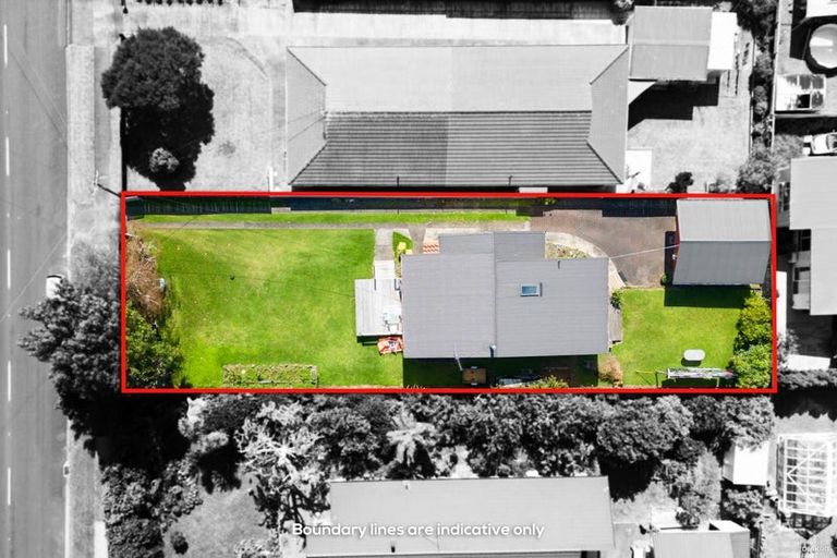 Photo of property in 289 Royal Road, Massey, Auckland, 0614