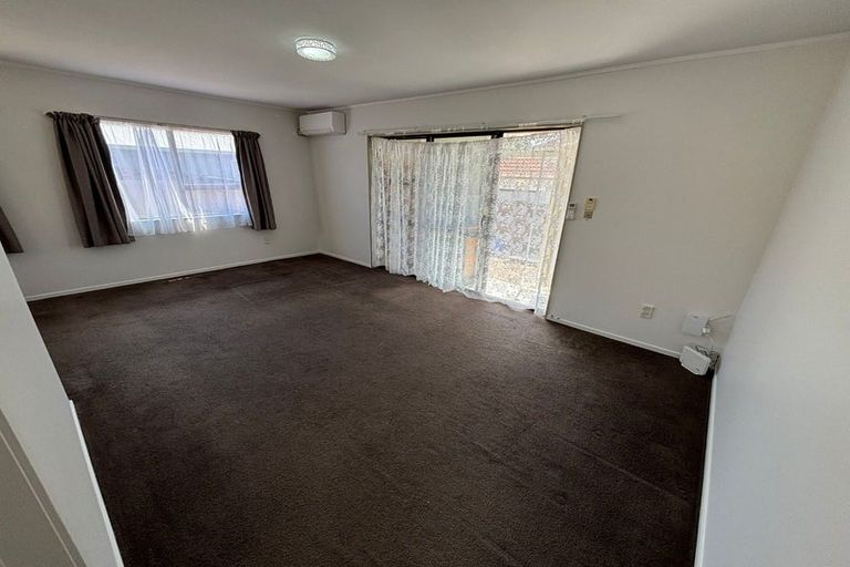 Photo of property in 2/43 Charntay Avenue, Clover Park, Auckland, 2019