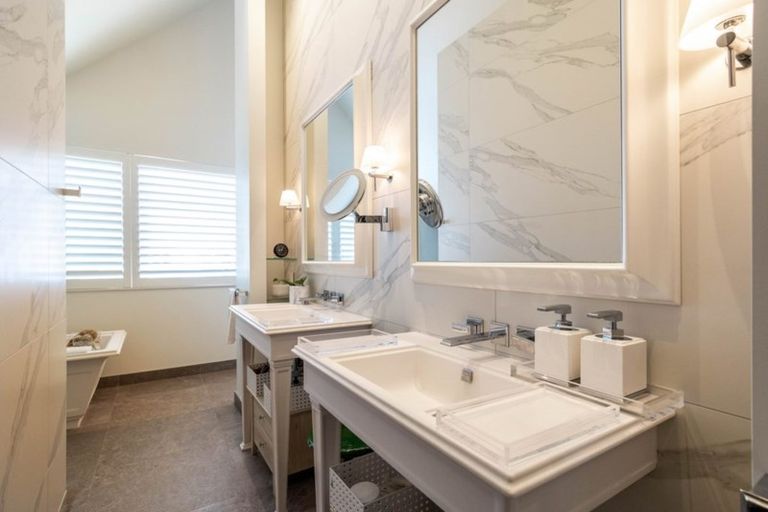 Photo of property in 48 Gladstone Road, Parnell, Auckland, 1052