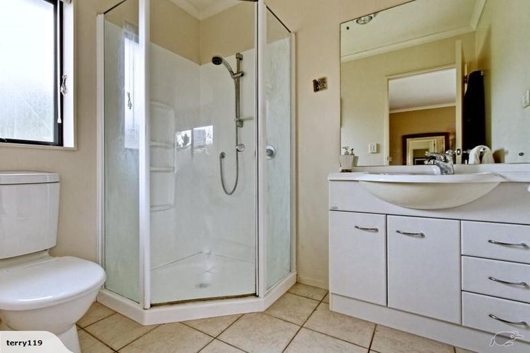 Photo of property in 7 Henry Partington Place, Greenhithe, Auckland, 0632