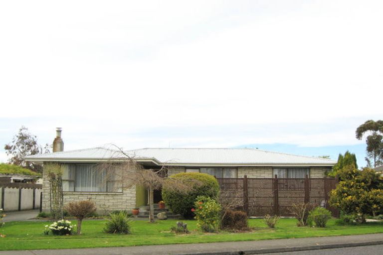 Photo of property in 21 Valerie Street, Clive, 4102