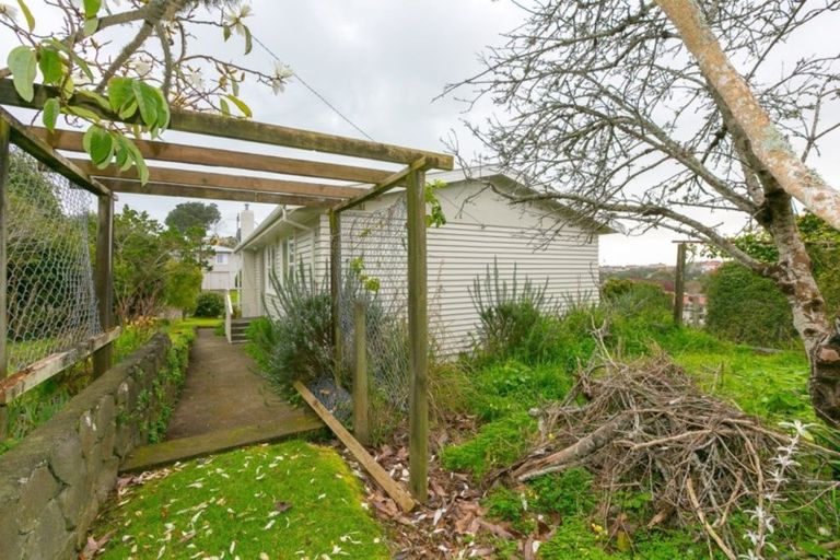 Photo of property in 6 Wiremu Place, Blagdon, New Plymouth, 4310