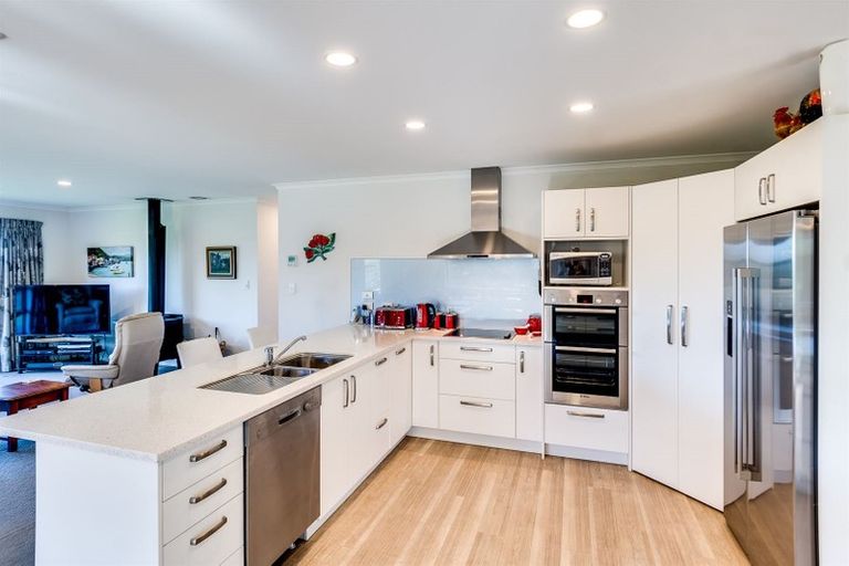 Photo of property in 96 Avery Road, Eskdale, Napier, 4182