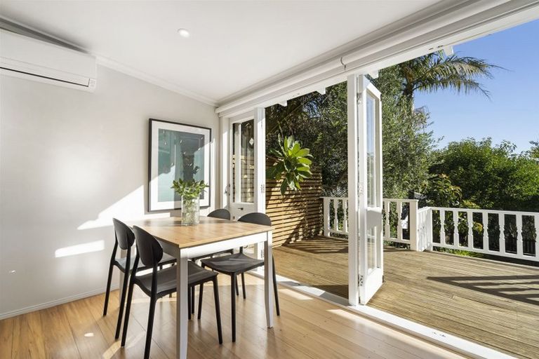 Photo of property in 7 Rodney Road, Northcote Point, Auckland, 0627
