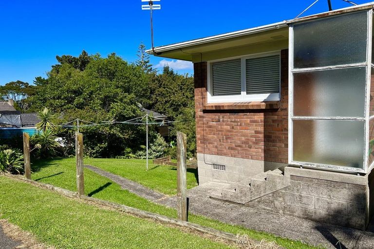 Photo of property in 2/28 Windy Ridge Road, Glenfield, Auckland, 0629