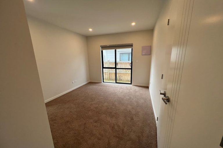 Photo of property in 9 Ti Kouka Place, Te Atatu Peninsula, Auckland, 0610