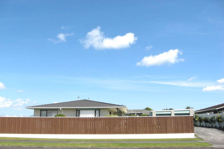 Photo of property in 145 Heta Road, Highlands Park, New Plymouth, 4312