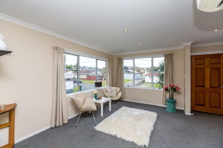 Photo of property in 10 Parris Street, Moturoa, New Plymouth, 4310