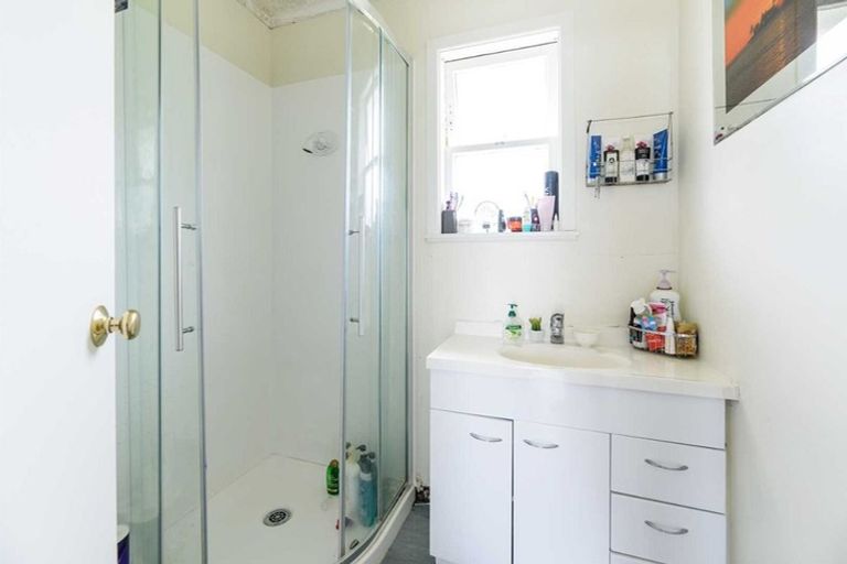 Photo of property in 12 Igloo Place, Red Hill, Papakura, 2110