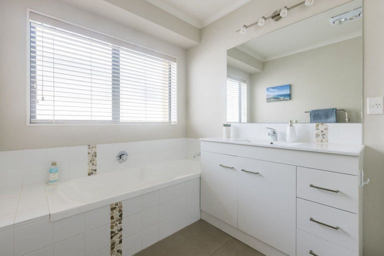 Photo of property in 14 Ebony Court, Rototuna North, Hamilton, 3210