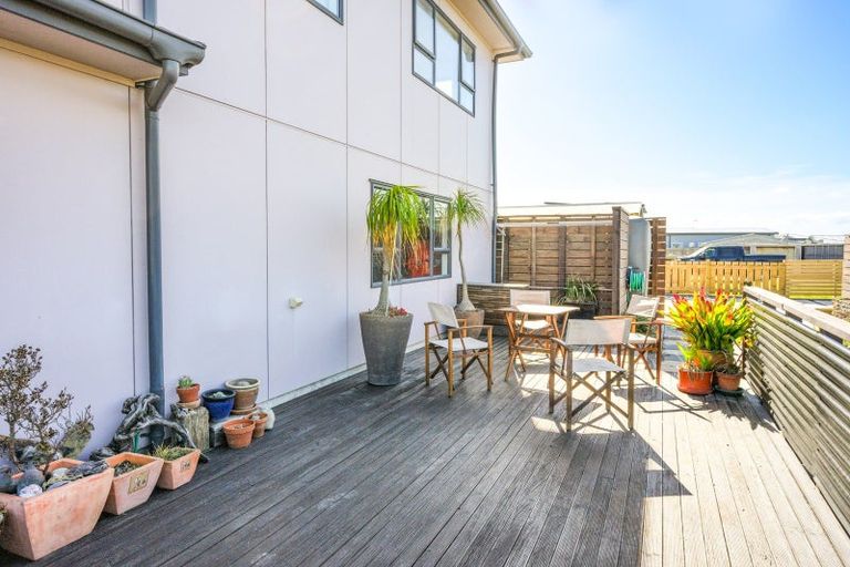 Photo of property in 17 Marine Parade South, Foxton Beach, Foxton, 4815