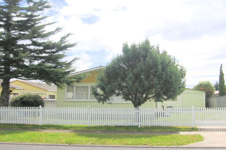 Photo of property in 125 Charleston Avenue, Whangamata, 3620