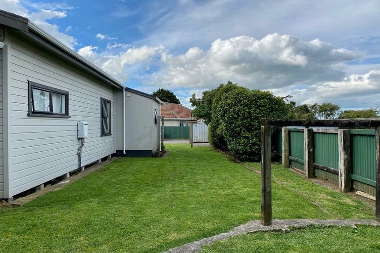 Photo of property in 1 Konini Street, Inglewood, 4330