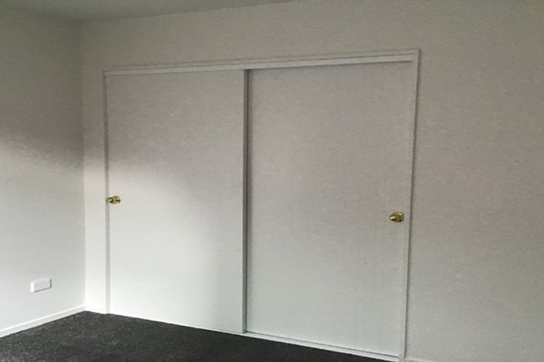 Photo of property in 18 Brunner Road, Glen Eden, Auckland, 0602