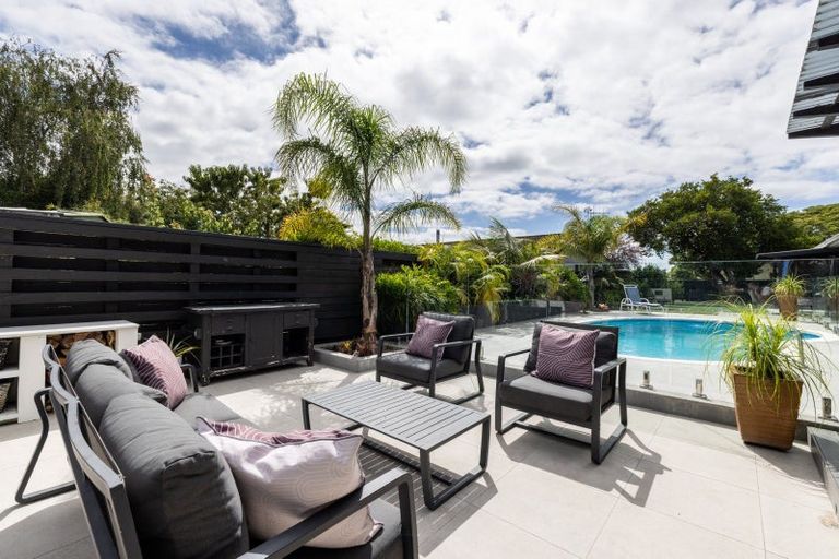 Photo of property in 29 Kent Terrace, Taradale, Napier, 4112
