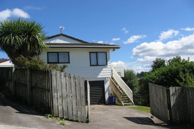 Photo of property in 1/19 Exeter Place, Unsworth Heights, Auckland, 0632
