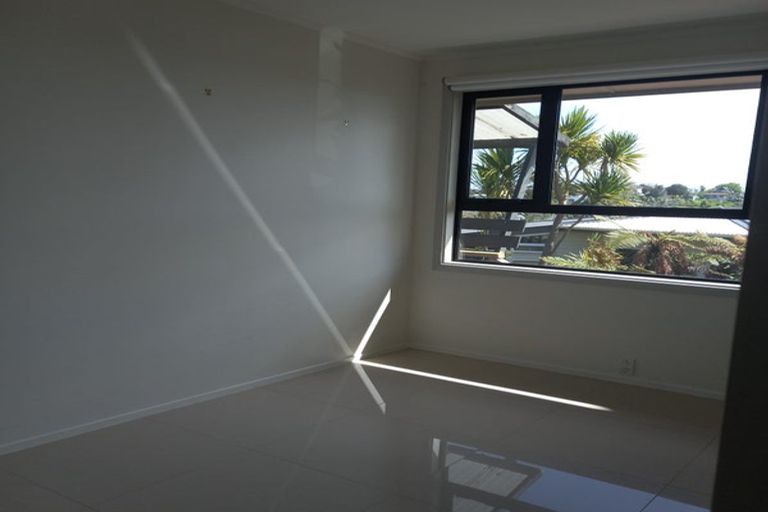 Photo of property in 212 Rangatira Road, Beach Haven, Auckland, 0626