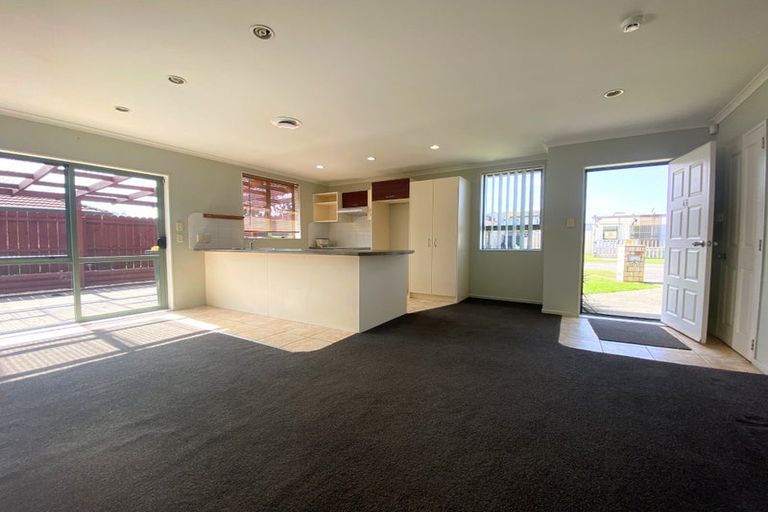 Photo of property in 45 Morewa Place, Takanini, 2112