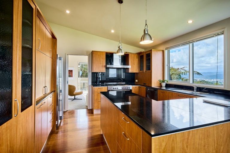 Photo of property in 21 Arahiwi Grove, Tirohanga, Lower Hutt, 5010