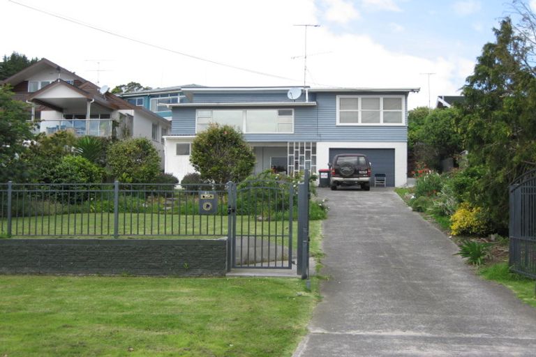 Photo of property in 43 De Luen Avenue, Tindalls Beach, Whangaparaoa, 0930