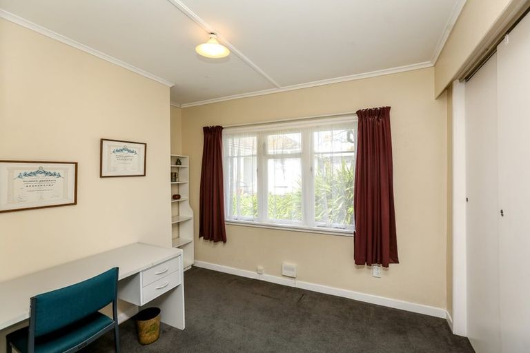 Photo of property in 153 Mangorei Road, Merrilands, New Plymouth, 4312